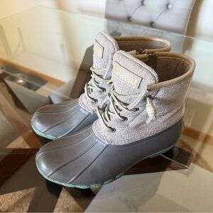 Sperry Women's Gray and Tan Winter Boots